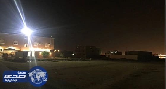 بالصور.. " دانة ينبع " تغرق في ظلام دامس والمسؤولون لا حياة لمن تنادي