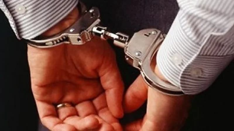 القبض على رجل حاول السفر إلى المملكة بتذكرة مزورة