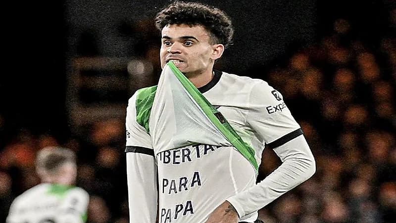 النصر يستهدف نجم ليفربول لويس دياز في الصيف