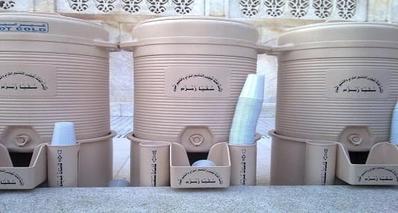 توضيح رئاسة الحرمين بشأن بيع حافظات ماء زمزم القديمة بالحراج