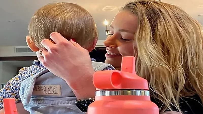 آمبر هيرد تستغل ابنتها لكسب تعاطف الجماهير