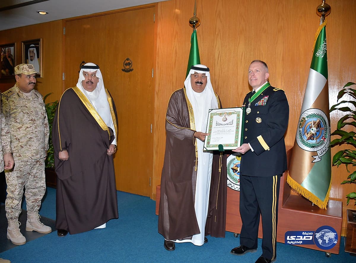 " العيسى " يعتمد الدليل الإشرافي لـ " المقاصف " وتعميمه على مدارس المملكة