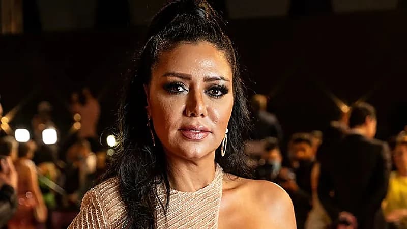 رانيا يوسف توضح سبب نشرها تعليقات المتحرشين بها في الهاشتاق المسيء