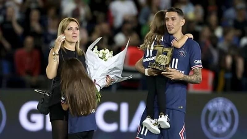 زوجة دي ماريا تفكر في الانتحار بعد انتقاله إلى مانشستر يونايتد