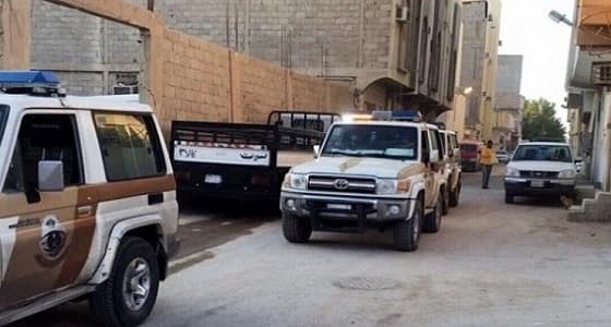 مخالف لأنظمة الإقامة يلجأ لحيلة غريبة للهروب