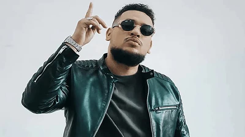 صورة..لحظة مقتل أشهر مغني راب رميا بالرصاص بجنوب أفريقيا