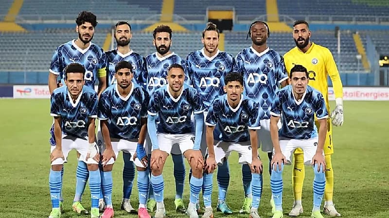 طاقم تحكيم أردني يقود مباراة بيراميدز وأوكلاند سيتي