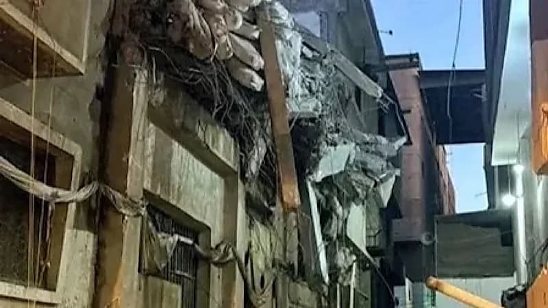 8 وفيات و35 إصابة في حريق وانهيار مصنع ملابس