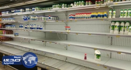بالصور.. نفاد المواد الغذائية من المتاجر القطرية بعد قطع العلاقات