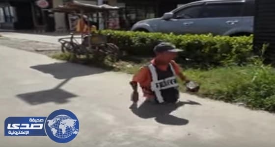 بالفيديو.. شرطي مرور لا يملك ساقين وأربع أصابع