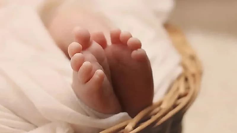 رضيع يفاجئ والدته بشراء أثاثا بقيمة 1700 دولار