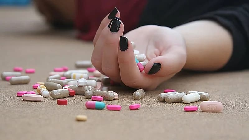 طالبة تترك رسالة انتحار على جدران مرحاض جامعتها