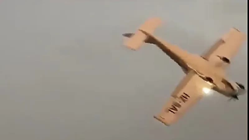 شاهد .. سقوط طائرة في عسير ونجاة طاقمها