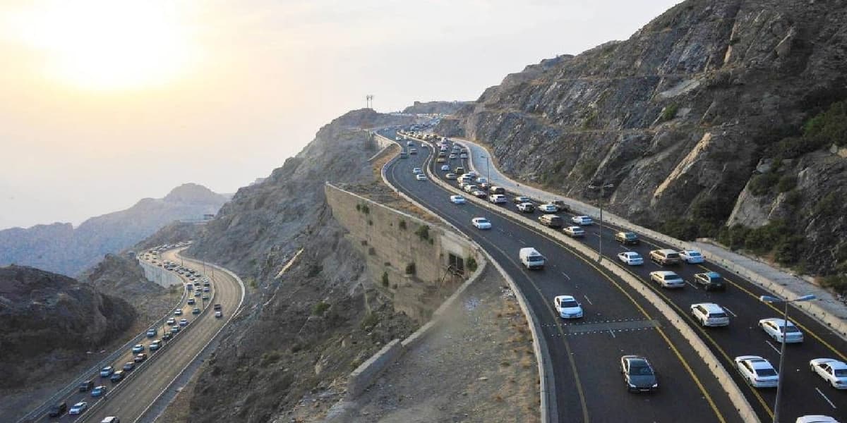 إغلاق طريق الهدا في كلا الاتجاهين لأعمال الصيانة