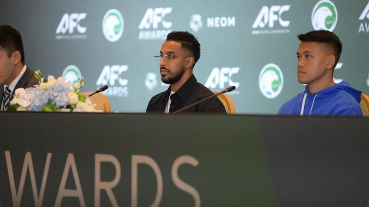 سالم الدوسري: التأهل أهم من الجوائز الفردية ولكل مجتهد نصيب .. فيديو وصور