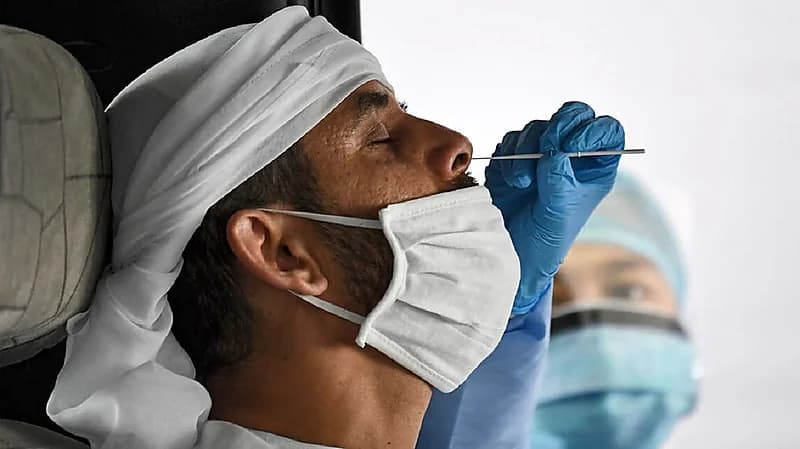 الإمارات تعلن وفاة شخصين وإصابة أكثر من 1300 بكورونا