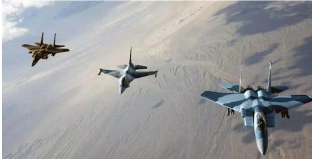 طيران التحالف الدولي يقصف مواقع تابعة لـ " داعش " في دير الزور بسوريا