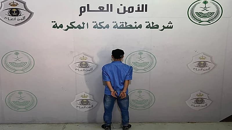 القبض على مقيم لتحرشه بفتاة في محل تجاري في جدة.. فيديو