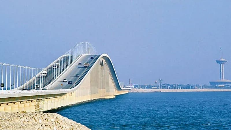 "جسر الملك فهد" يوضح اشتراطات سفر من هم دون 18 عامًا إلى البحرين