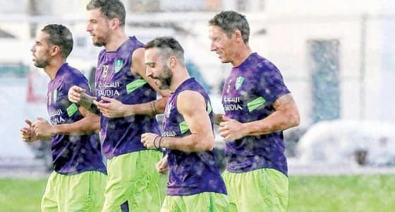 إدارة الراقي تعتزم الاستغناء عن الأجانب باستثناء نجمين