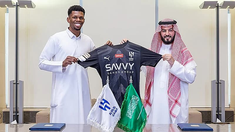 سيف السيف: الربيعي لن يلعب مع الهلال حتى يبيعه الأهلي
