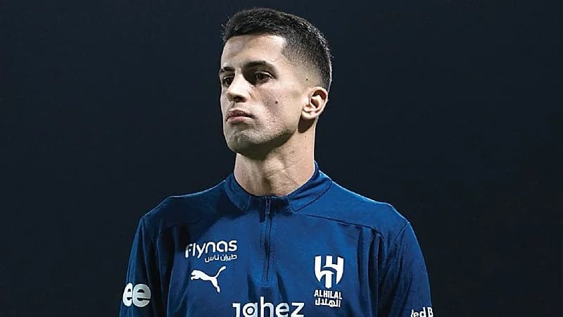 كانسيلو يكشف سر رحيله عن السيتي