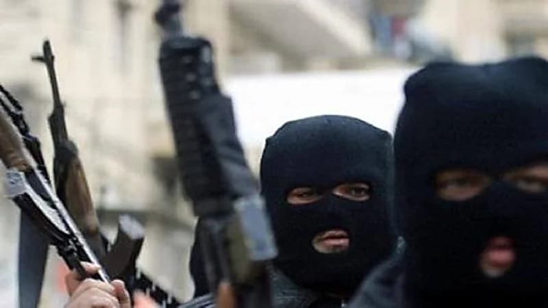 عصابة تهاجم إحدى الجنائز وتسرق وجبة العشاء