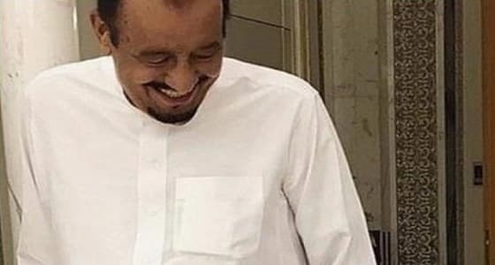 صورة عفوية للملك سلمان مع حفيده