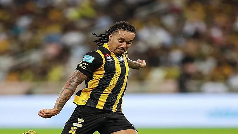 تطورات إصابة كوستا وزكريا هوساوي