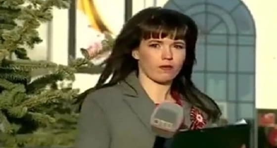 بالفيديو.. رد فعل صادم لمذيعة وجدت نفسها على الهواء مباشرة