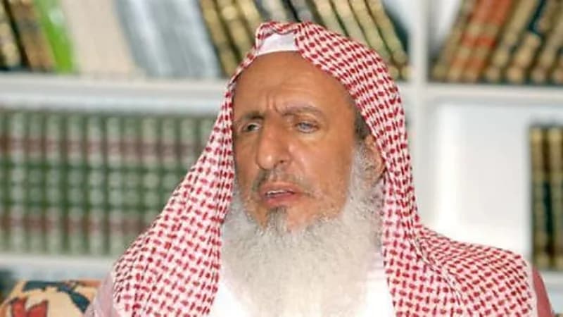 الشيخ عبدالعزيز آل الشيخ.. مسيرة حافلة وتاريخ كبير في خدمة الدين والوطن