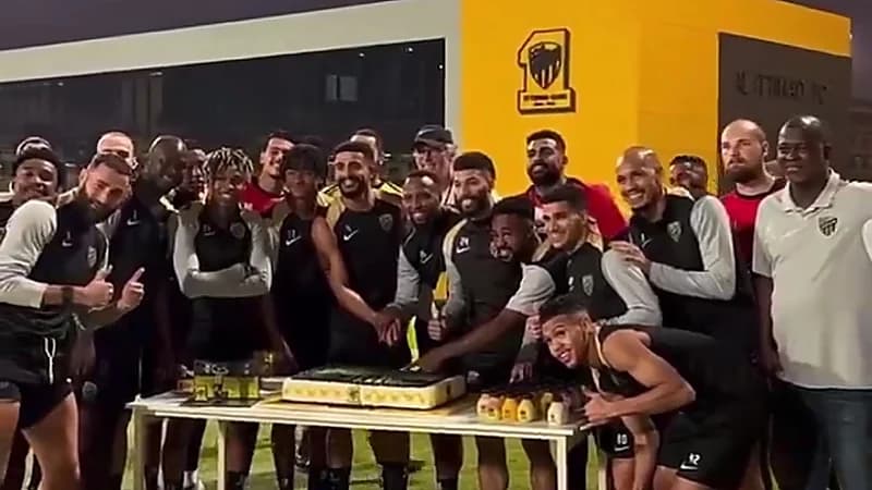 الاتحاد يحتفل بيوم ميلاد اللاعب عبدالاله العمري .. فيديو