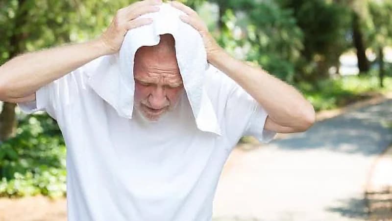 نصائح للوقاية من ضربة الشمس أثناء صيام وقفة عرفة