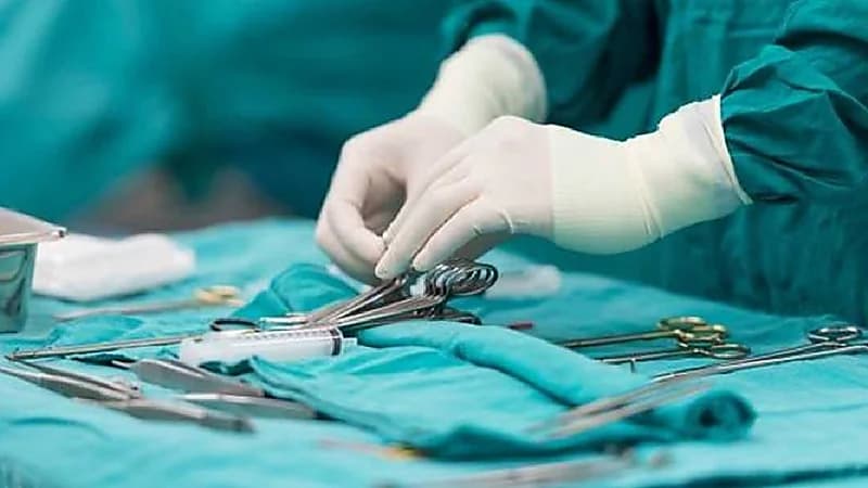 بالفيديو.. نجاح أول عملية تجرى بتقنية حديثة لاستئصال أورام غشائية في نجران