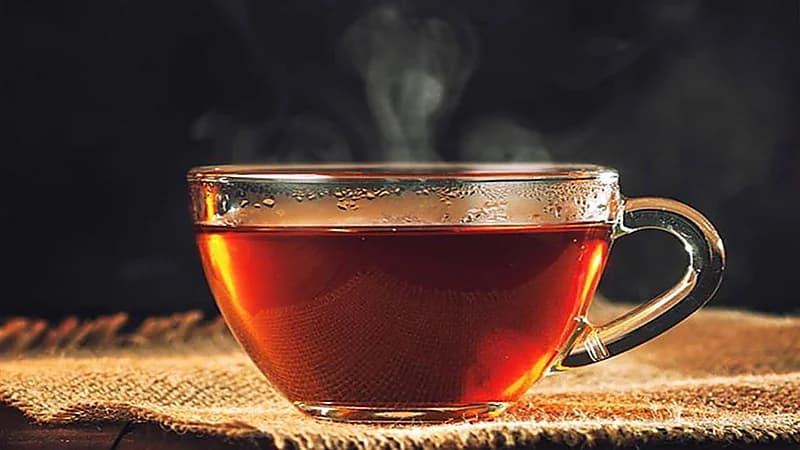 أضرار تناول الشاي على معدة فارغة