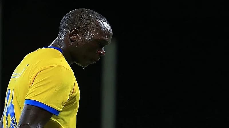 أبوبكار أساسيًا خلال مباراة الهلال