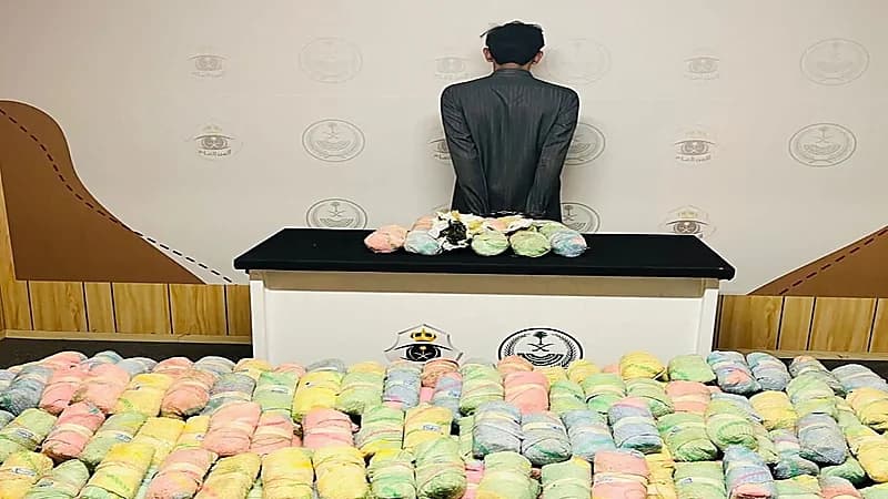 القبض على شخص بحوزته 239 كيلوجراما من نبات القات المخدر في عسير