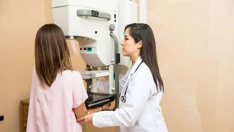 "الصحة": فحص الماموجرام يساعد في الكشف المبكر لسرطان الثدي