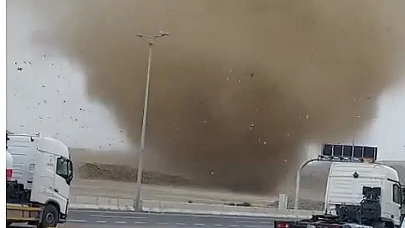 زاوية قريبة للإعصار القمعي الذي ضرب أبها .. فيديو