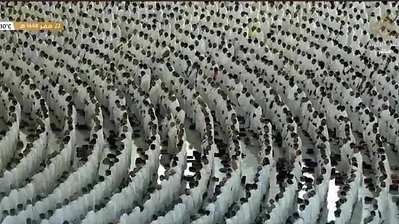 بالفيديو.. أداء المصليين الفجر في جنبات الحرم المكي