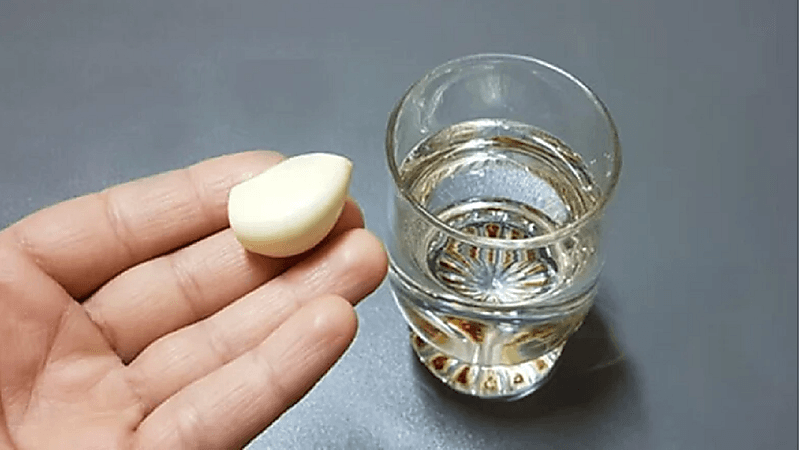 الخضيري يوضح حقيقة علاج السرطان بفص ثوم على الريق