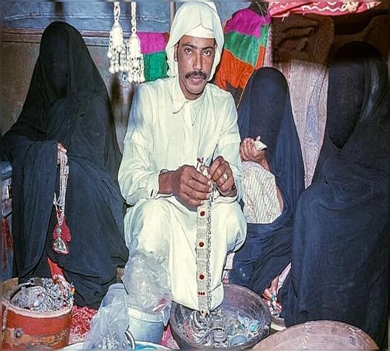 بسطة من الزمن القديم وأهله في صورة