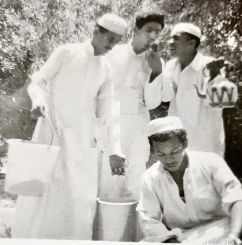 نزهة شباب من حي المعيقلية