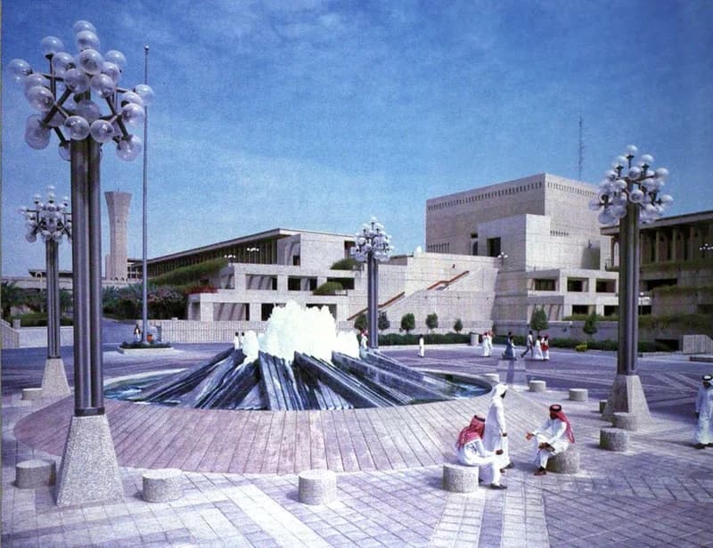 جامعة الملك فهد للبترول والمعادن بالظهران قبل 40 عام