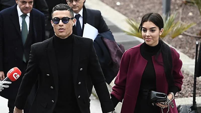 "جورجينا" تكشف سبب تأخر زواجها من رونالدو