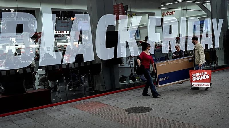 بالفيديو..مختص: المستهلك يشتري الوهم في "الجمعة السوداء"