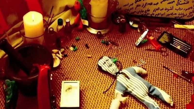 سائق يستعين بمشعوذ للاستيلاء على أموال رجل أعمال