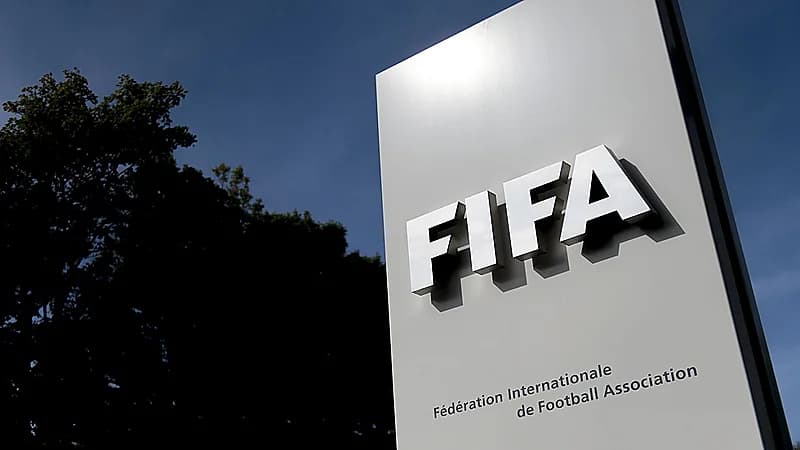 "فيفا" يقرر منع إقامة مباريات في روسيا