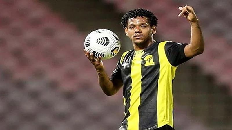 "رومارينهو": أتمنى المشاركة مع الأخضر في كأس العالم 2022