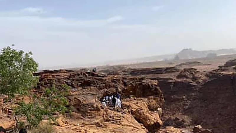 تفاصيل جديدة عن واقعة إنقاذ شاب علق في شق صخري بتبوك